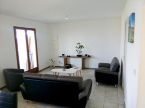 Maison de 3 chambres avec vue sur la mer jardin clos et wifi a Petite Ile a 5 km de la plage